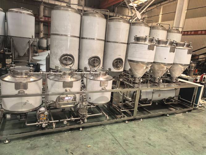 陵川数控啤酒设备多少钱一套？新手开精酿酒吧能直接上手吗